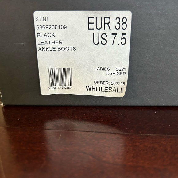 Black Leather Knee-High Boots - Picture 5 of 6